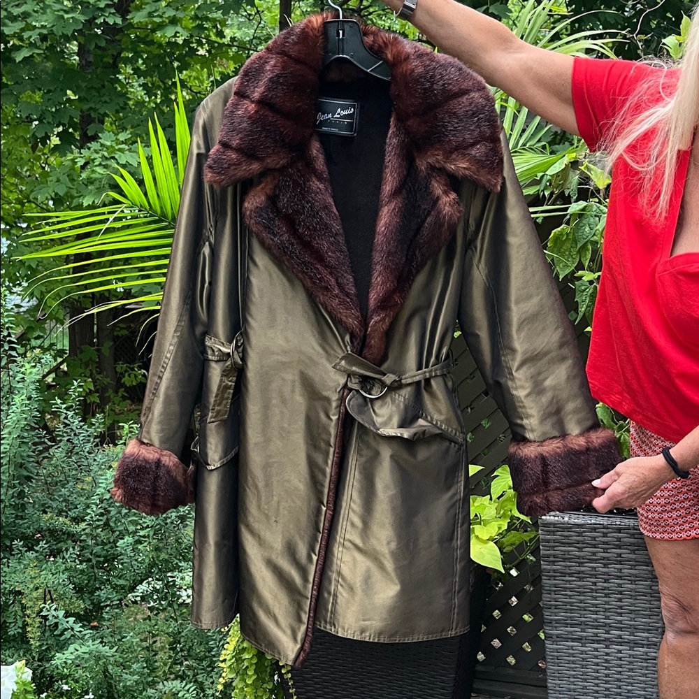 Kaki Trench Coat with Faux Fur Trim